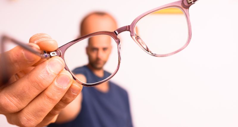 Cómo se fabrican las lentes para gafas